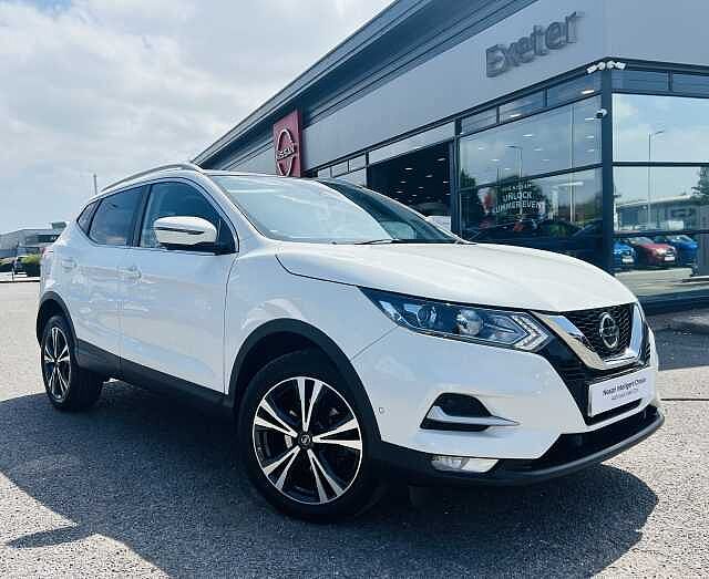 Nissan Qashqai 1.3 DiG-T N-Connecta 5dr Glass Roof