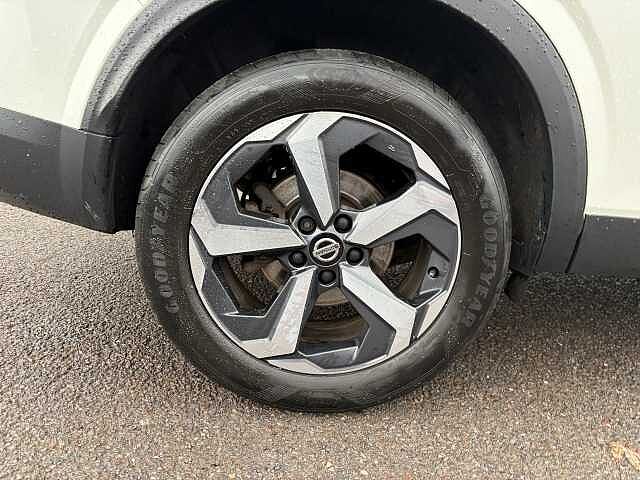 Nissan Qashqai 1.3 DiG-T MH 158 Premiere Edition 5dr Xtronic