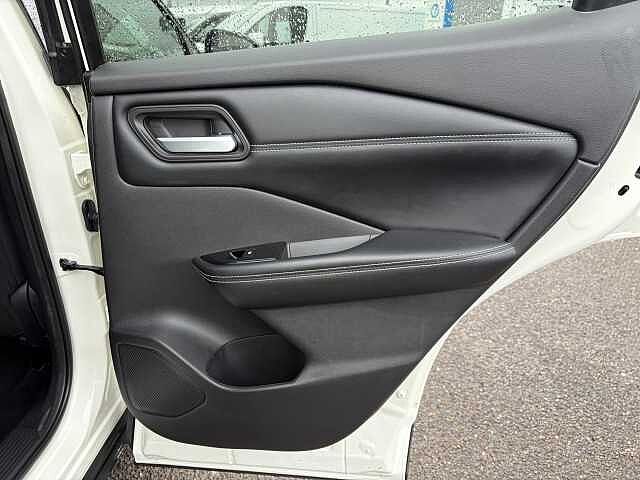 Nissan Qashqai 1.3 DiG-T MH 158 Premiere Edition 5dr Xtronic