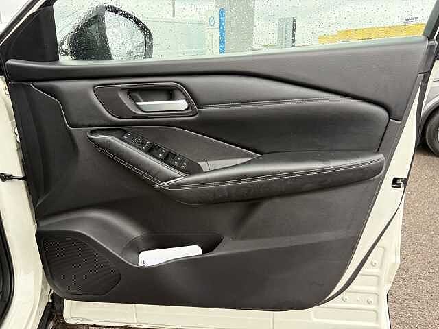 Nissan Qashqai 1.3 DiG-T MH 158 Premiere Edition 5dr Xtronic