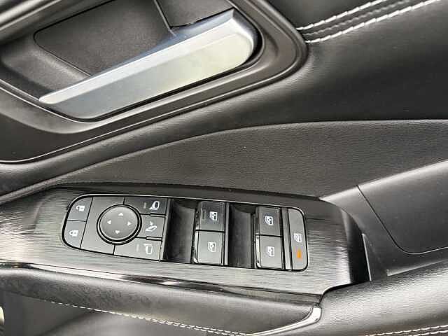 Nissan Qashqai 1.3 DiG-T MH 158 Premiere Edition 5dr Xtronic