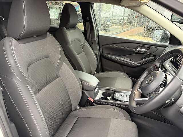 Nissan Qashqai 1.3 DiG-T MH 158 Premiere Edition 5dr Xtronic