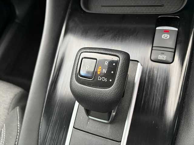 Nissan Qashqai 1.3 DiG-T MH 158 Premiere Edition 5dr Xtronic