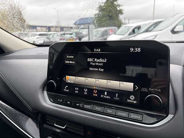 Nissan Qashqai 1.3 DiG-T MH 158 Premiere Edition 5dr Xtronic