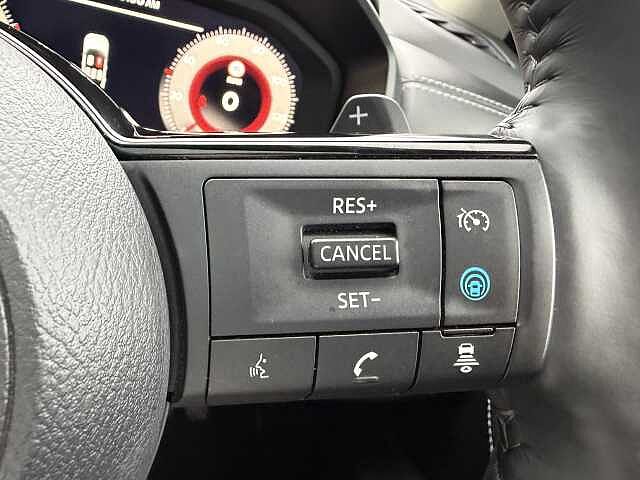 Nissan Qashqai 1.3 DiG-T MH 158 Premiere Edition 5dr Xtronic