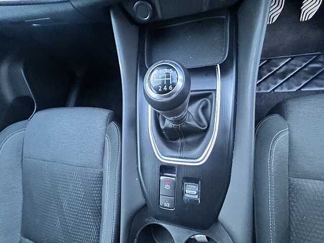 Nissan Qashqai 1.3 DiG-T MH N-Connecta 5dr