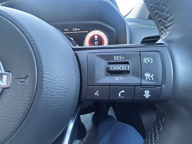 Nissan Qashqai 1.3 DiG-T MH N-Connecta 5dr