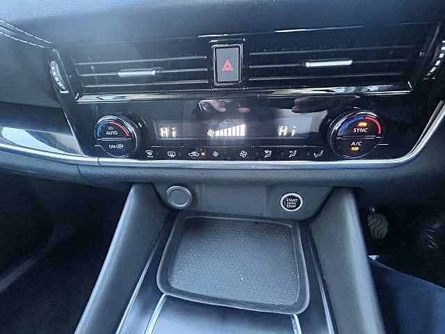 Nissan Qashqai 1.3 DiG-T MH N-Connecta 5dr