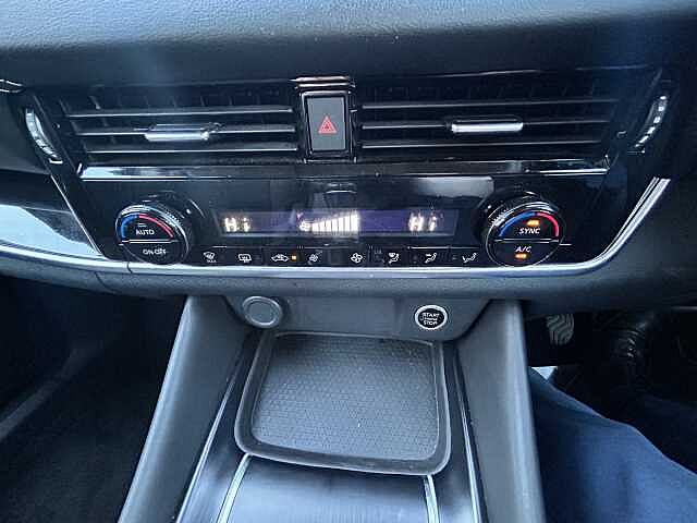 Nissan Qashqai 1.3 DiG-T MH N-Connecta 5dr