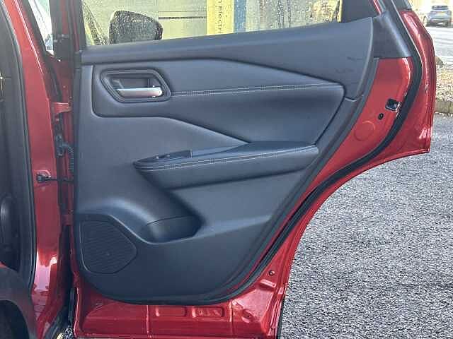 Nissan Qashqai 1.3 DiG-T MH N-Connecta 5dr