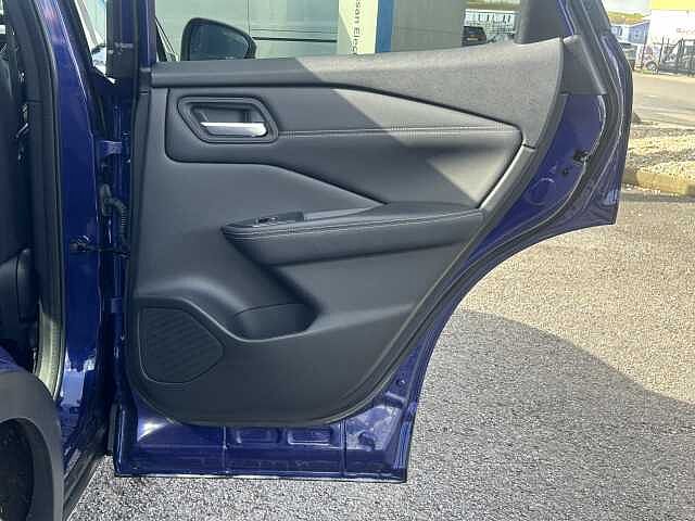 Nissan Qashqai 1.3 DiG-T MH 158 N-Connecta 5dr Xtronic