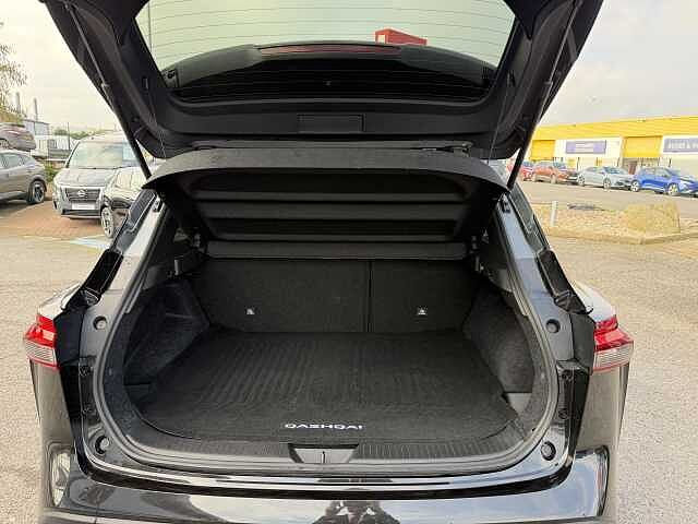 Nissan Qashqai 1.3 DiG-T MH N-Connecta 5dr