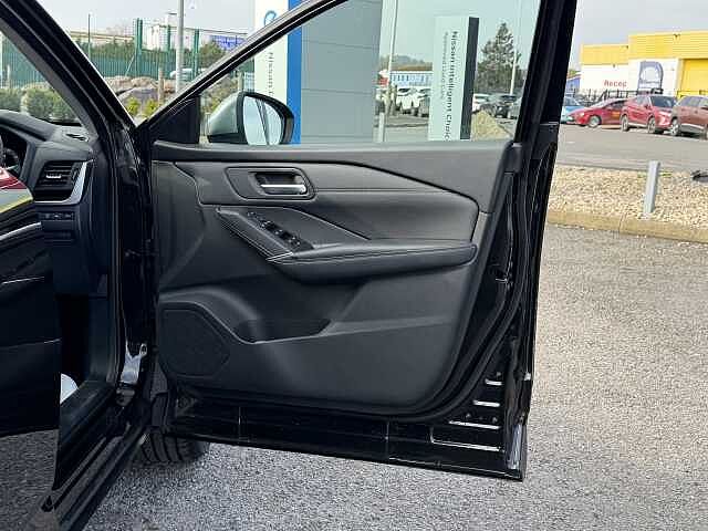 Nissan Qashqai 1.3 DiG-T MH N-Connecta 5dr