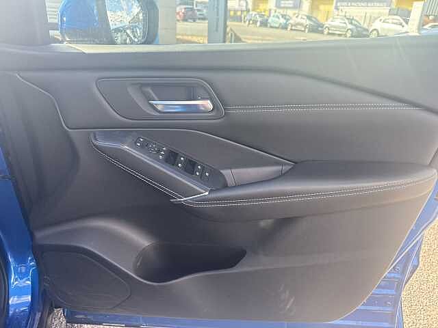 Nissan Qashqai 1.3 DiG-T MH N-Connecta 5dr