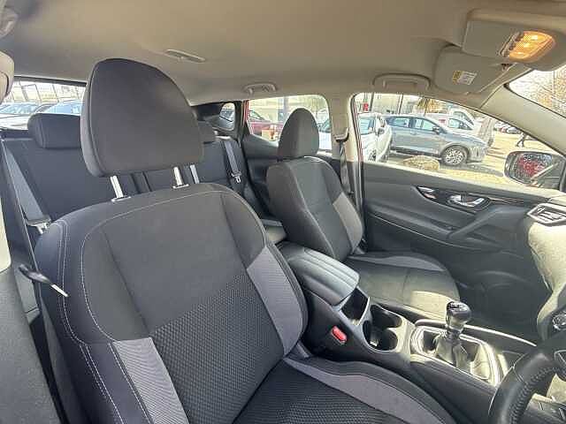 Nissan Qashqai 1.3 DiG-T Acenta Premium 5dr