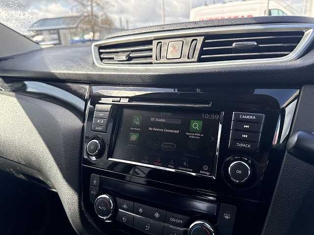 Nissan Qashqai 1.3 DiG-T Acenta Premium 5dr