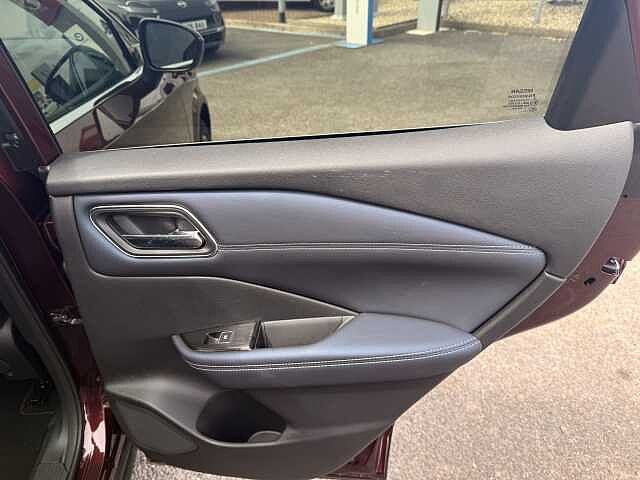 Nissan Qashqai 1.3 DiG-T MH 158 Tekna 5dr Xtronic