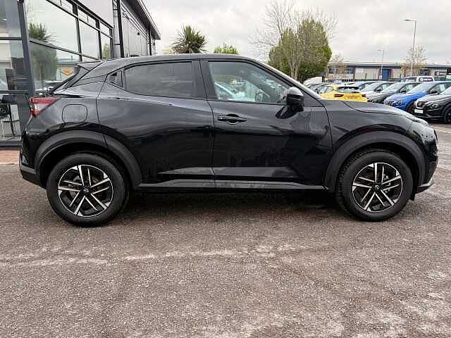 Nissan Juke 1.0 DiG-T N-Connecta 5dr DCT