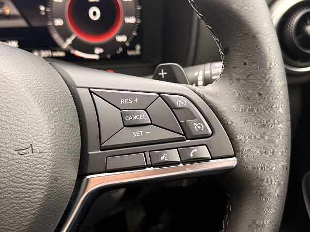 Nissan Juke 1.0 DiG-T N-Connecta 5dr DCT