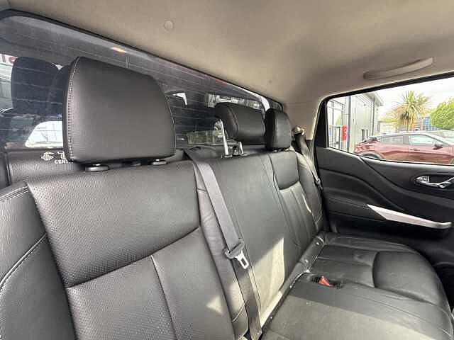Nissan Navara Double Cab Pick Up Tekna 2.3dCi 190 TT 4WD Auto