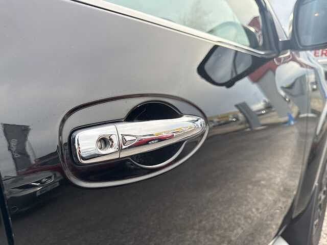 Nissan Navara Double Cab Pick Up Tekna 2.3dCi 190 TT 4WD Auto