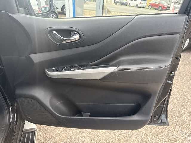 Nissan Navara Double Cab Pick Up Tekna 2.3dCi 190 TT 4WD Auto