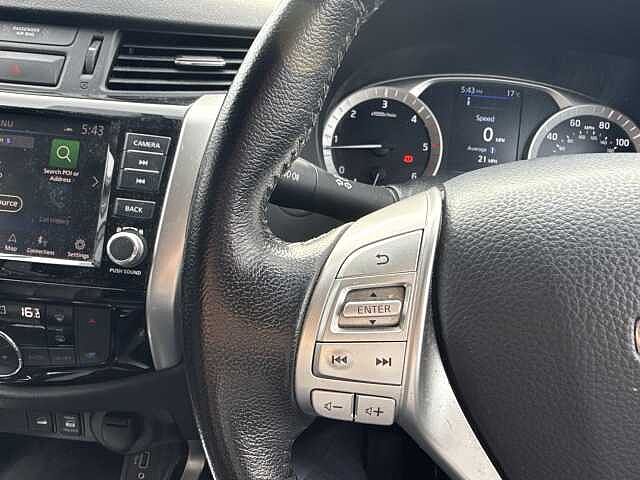 Nissan Navara Double Cab Pick Up Tekna 2.3dCi 190 TT 4WD Auto