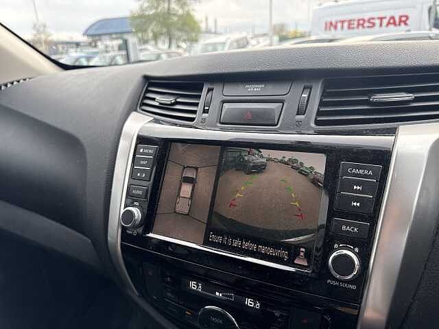 Nissan Navara Double Cab Pick Up Tekna 2.3dCi 190 TT 4WD Auto