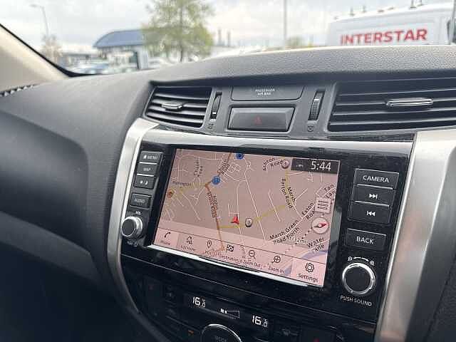 Nissan Navara Double Cab Pick Up Tekna 2.3dCi 190 TT 4WD Auto