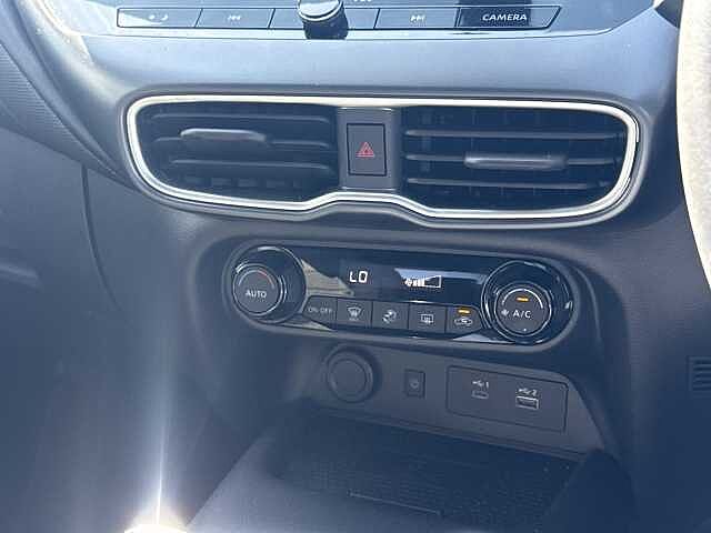 Nissan Juke 1.6 Hybrid N-Connecta 5dr Auto